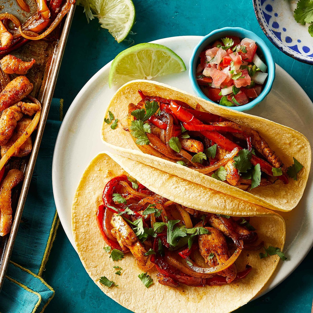 sheet pan chicken fajitas